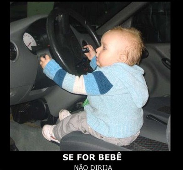 GRANDE PERIGO – Conduzir com os bebés ao colo…