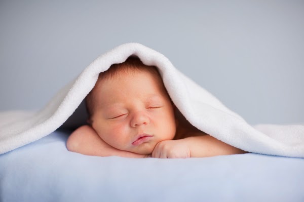 É verdade que dormir uma sesta à tarde faz com que as crianças durmam pior à noite?