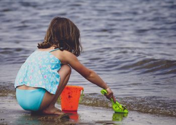 A pele atópica dos mais novos no verão: 6 passos para uma rotina saudável