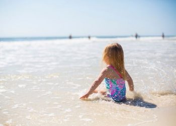 Como sobreviver às férias, com os miúdos, em 15 pontos