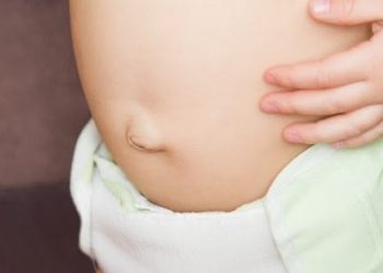 O meu bebé tem uma hérnia umbilical – devo preocupar-me?