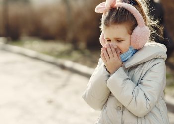 O inverno está a chegar – como posso proteger o meu filho?