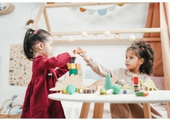 As escolas reabriram hoje: o que já sabemos da relação entre as crianças e a COVID-19