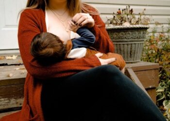 As mães que amamentam podem tomar a vacina contra a COVID-19?