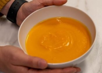 Posso congelar a sopa do meu filho?