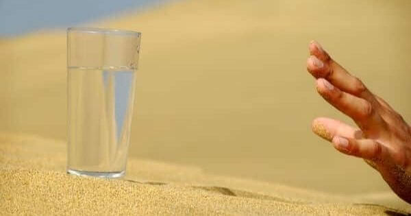 Como posso avaliar se o meu filho está desidratado?