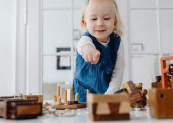 O meu filho tem 18 meses e diz poucas palavras – será normal?