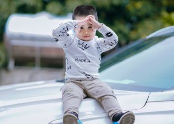 Vou fazer uma viagem longa com o meu filho – o que preciso saber?