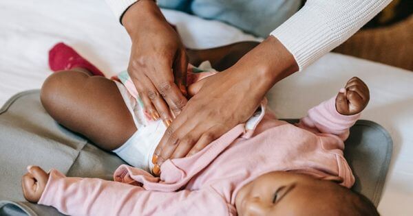 É importante colocar creme na zona da fralda dos bebés?