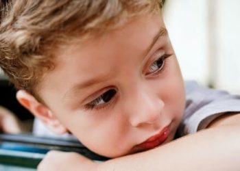 O meu filho portou-se mal na escola – o que devo fazer?
