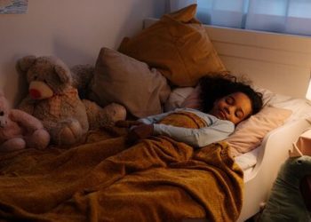O meu filho ressona muito – o que devo fazer?