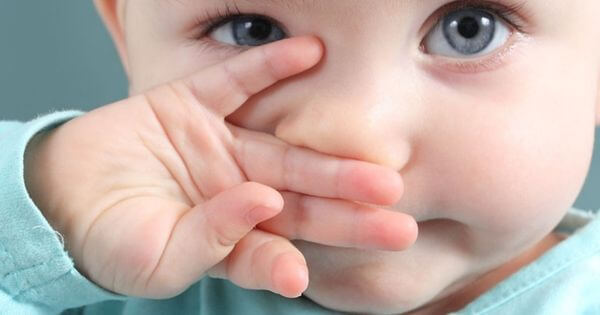 Deve-se lavar o nariz dos bebés todos os dias?