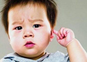 O meu filho está com uma otite – precisa de uma antibiótico?