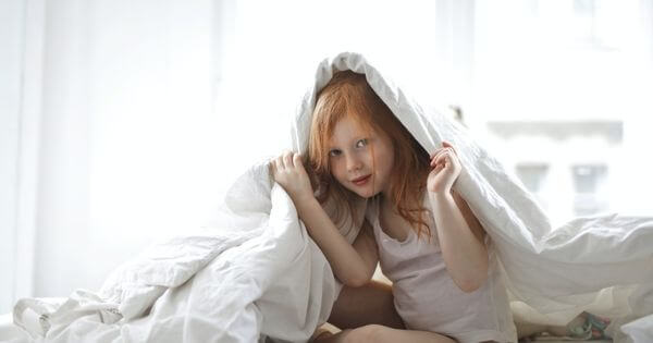 Porque é que o meu filho acorda tão cedo?