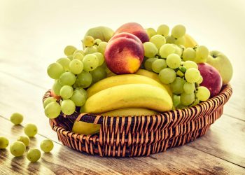 Fruta: inteira ou em sumo?