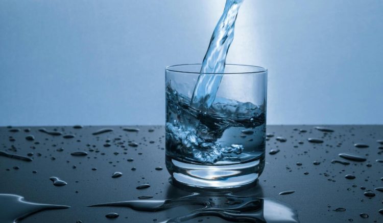 Beber água fria faz mal?