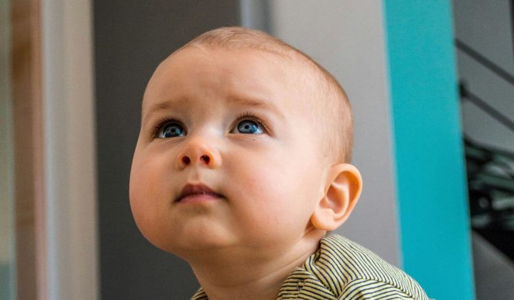 O meu filh@ tem dor no ouvido – devo dar paracetamol ou ibuprofeno?