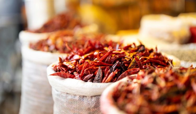 Os bebés e crianças podem comer comidas picantes?