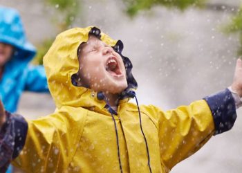 Já andou com o seu filho à chuva hoje?