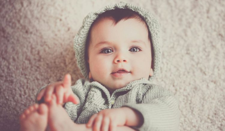O meu filho “troca” os olhos. É normal?