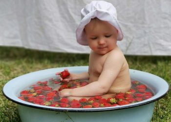 Os bebés devem tomar banho todos os dias ou em dias alternados?