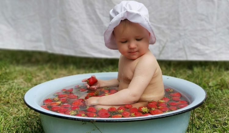 Os bebés devem tomar banho todos os dias ou em dias alternados?